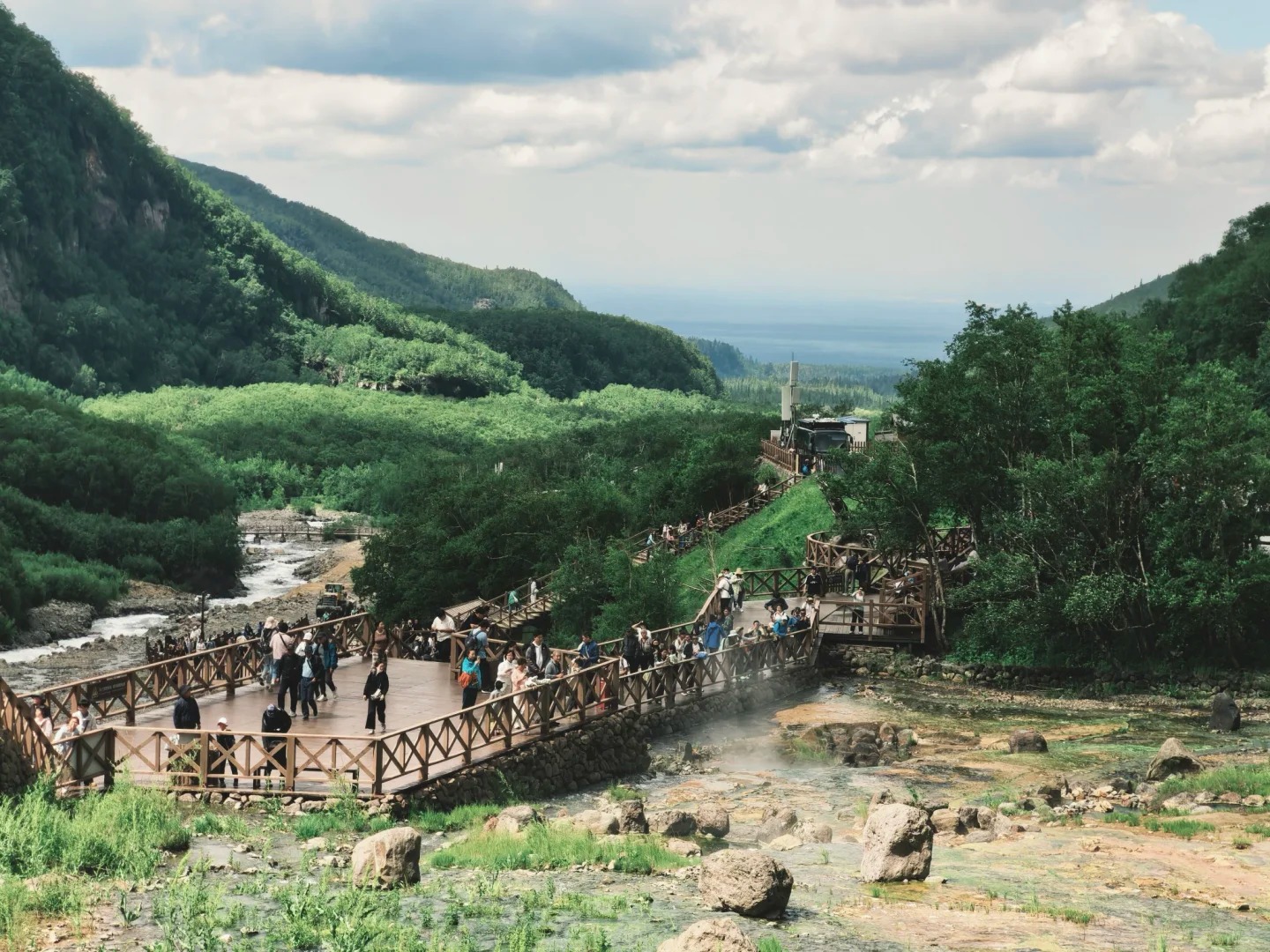 长白山北景区-聚龙温泉群