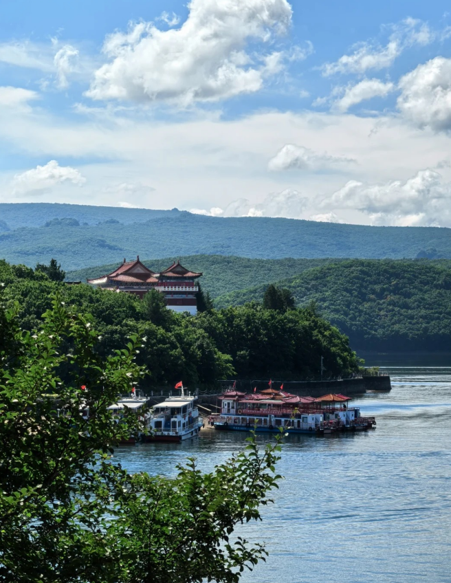 镜泊湖